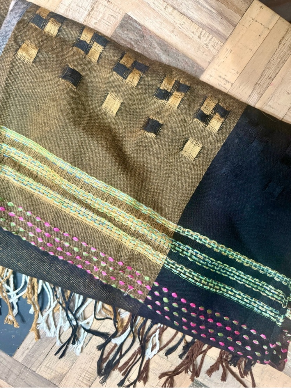 100% Pashmina Handwoven Shawl - Rare Geometric Weave